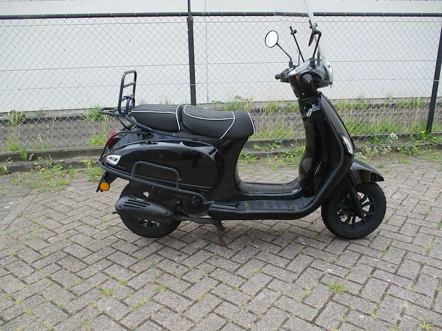 Dts - snorscooter - milano riva injectie - scooter - afbeelding 9 van  12