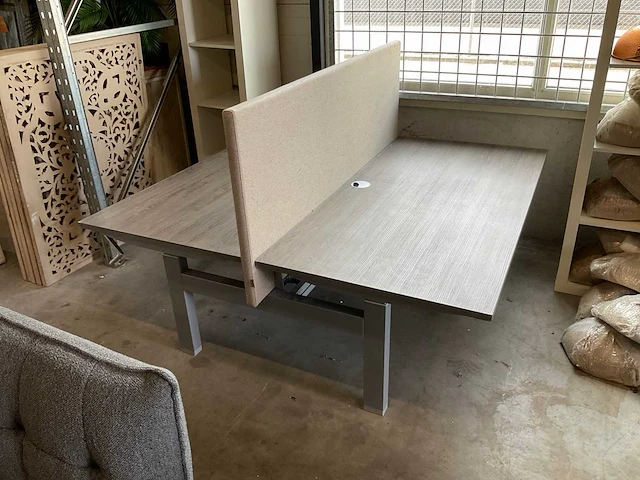 Dubbel bureau met middenscherm - afbeelding 1 van  3