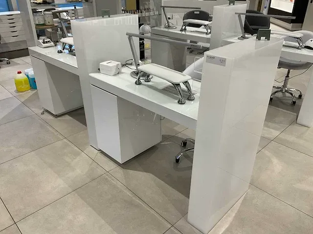 Dubbel nagelstudio meubel - afbeelding 1 van  15