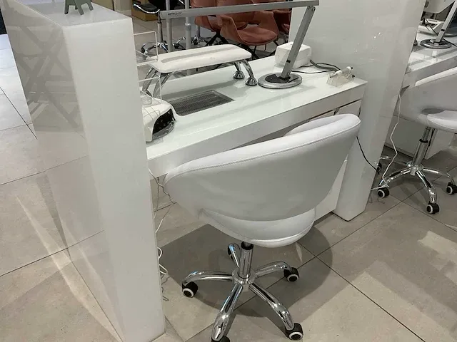 Dubbel nagelstudio meubel - afbeelding 9 van  15