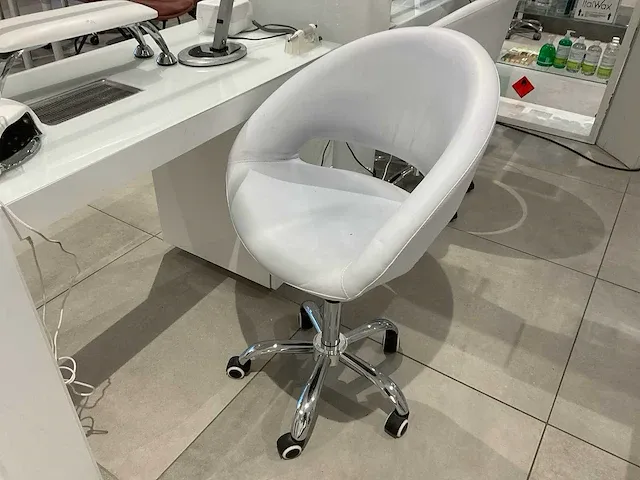 Dubbel nagelstudio meubel - afbeelding 10 van  15