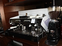 Dubbel piston koffiemachine fiorenzato laguna 2g ele met bonenmaler fiorangato f-64 evo. bouwjaar 6-2019. - afbeelding 3 van  8