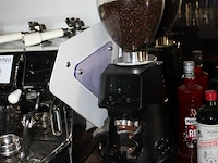 Dubbel piston koffiemachine fiorenzato laguna 2g ele met bonenmaler fiorangato f-64 evo. bouwjaar 6-2019. - afbeelding 4 van  8