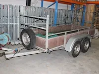 Dubbelassige aanhangwagen anssems ansa 2000 met kenteken ws-58-nz. bakafmeting 300 x 125 cm.