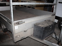 Dubbelassige aanhangwagen peters met kenteken 70-wn-hk. wagen is voorzien van disselbak met aanhangernet. b... - afbeelding 2 van  8