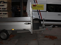 Dubbelassige aanhangwagen peters met kenteken 70-wn-hk. wagen is voorzien van disselbak met aanhangernet. b... - afbeelding 3 van  8