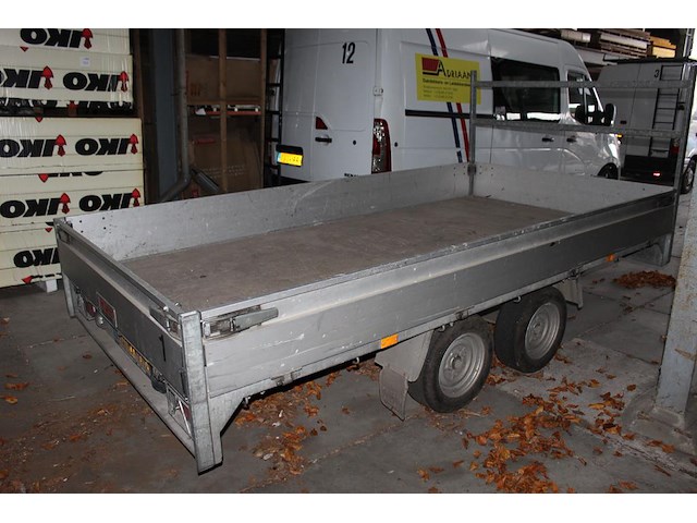 Dubbelassige aanhangwagen peters met kenteken 70-wn-hk. wagen is voorzien van disselbak met aanhangernet. b... - afbeelding 5 van  8