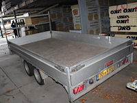 Dubbelassige aanhangwagen peters met kenteken 70-wn-hk. wagen is voorzien van disselbak met aanhangernet. b... - afbeelding 7 van  8