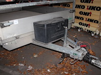 Dubbelassige aanhangwagen peters met kenteken 70-wn-hk. wagen is voorzien van disselbak met aanhangernet. b... - afbeelding 8 van  8