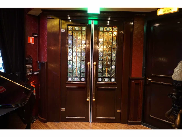 Dubbele café deuren met glas in lood - afbeelding 1 van  6