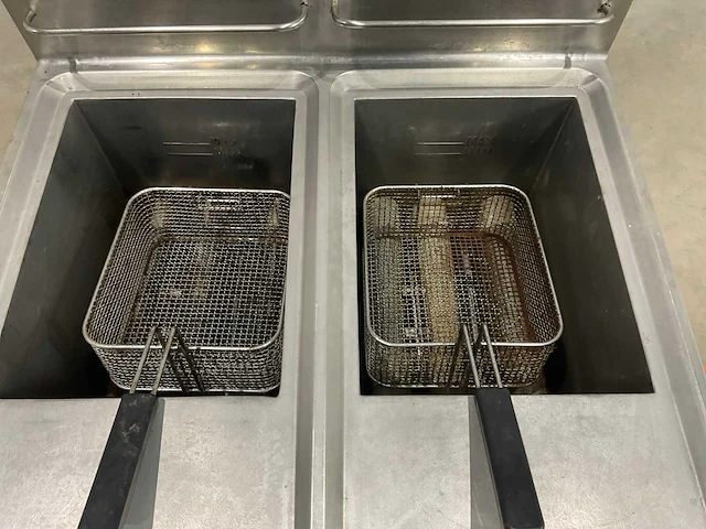 Dubbele friteuse - afbeelding 6 van  8