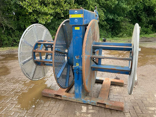 Dubbele hydraulische haspel - afbeelding 2 van  5