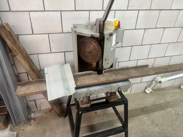 Dubbele verstekzaag machine - afbeelding 1 van  3