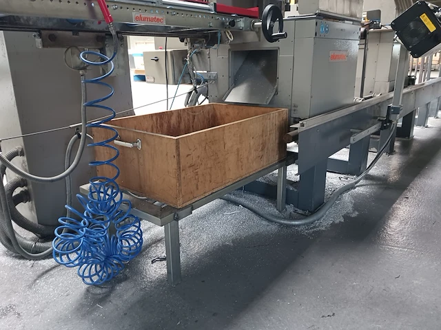 Dubbele verstekzaagmachine elumatec, bouwjaar 1995 - afbeelding 7 van  56