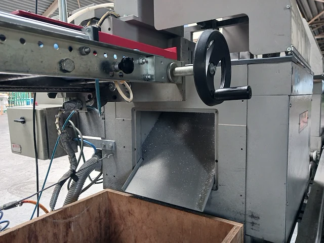 Dubbele verstekzaagmachine elumatec, bouwjaar 1995 - afbeelding 8 van  56