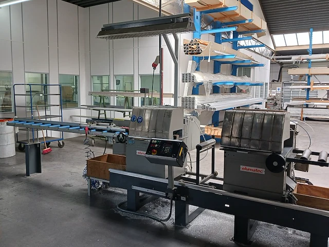 Dubbele verstekzaagmachine elumatec, bouwjaar 1995 - afbeelding 1 van  56