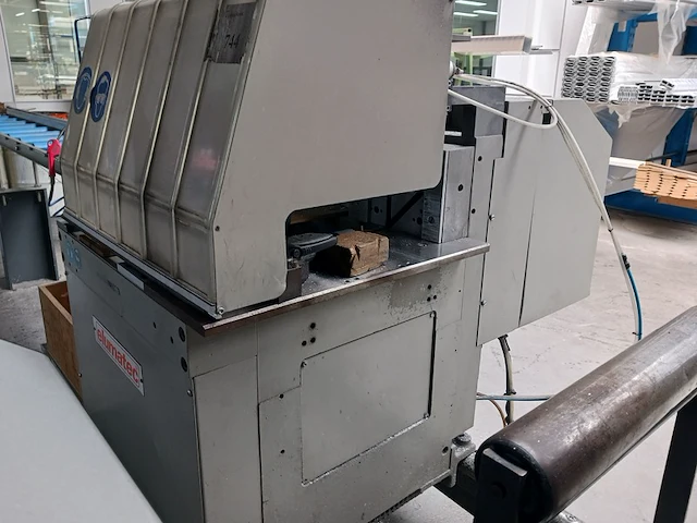 Dubbele verstekzaagmachine elumatec, bouwjaar 1995 - afbeelding 13 van  56