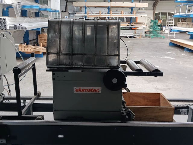 Dubbele verstekzaagmachine elumatec, bouwjaar 1995 - afbeelding 14 van  56