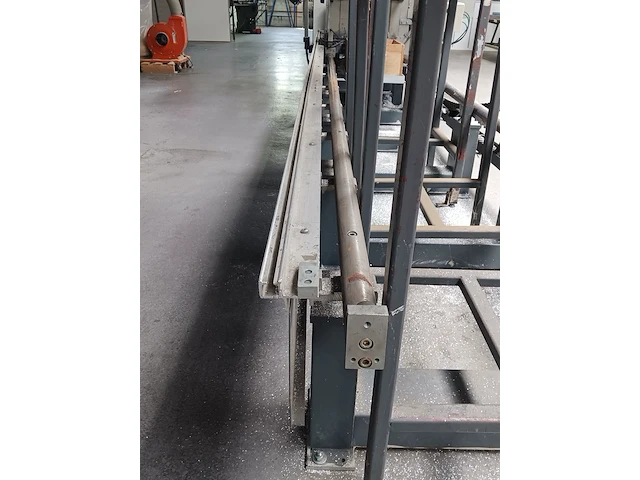 Dubbele verstekzaagmachine elumatec, bouwjaar 1995 - afbeelding 21 van  56