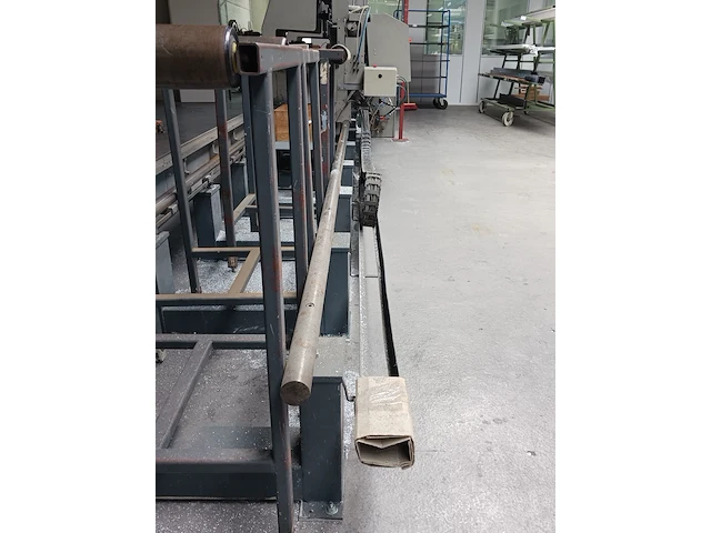Dubbele verstekzaagmachine elumatec, bouwjaar 1995 - afbeelding 22 van  56
