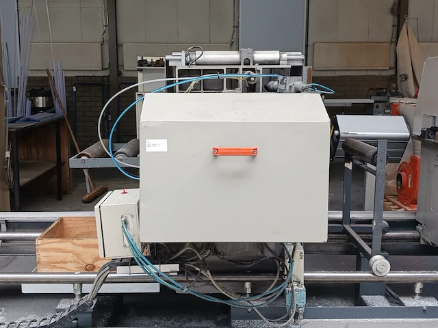 Dubbele verstekzaagmachine elumatec, bouwjaar 1995 - afbeelding 25 van  56