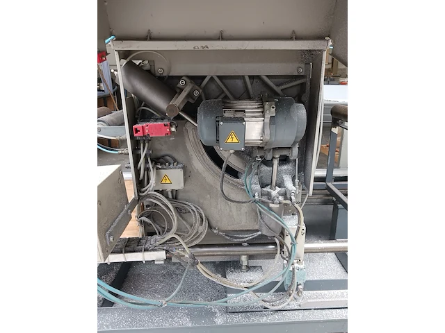 Dubbele verstekzaagmachine elumatec, bouwjaar 1995 - afbeelding 26 van  56