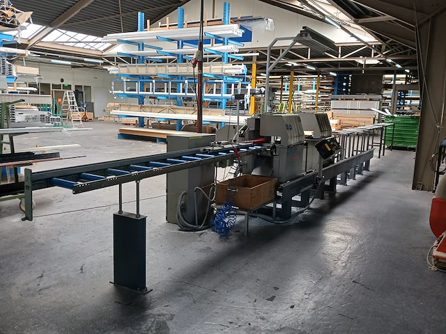 Dubbele verstekzaagmachine elumatec, bouwjaar 1995 - afbeelding 23 van  56