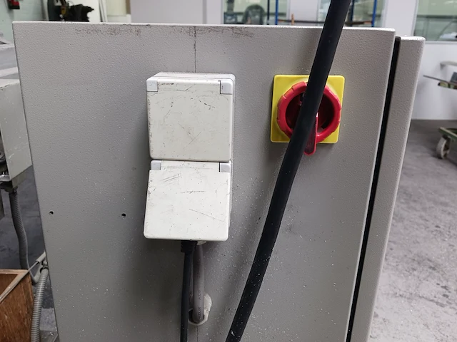 Dubbele verstekzaagmachine elumatec, bouwjaar 1995 - afbeelding 36 van  56