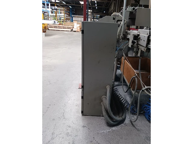 Dubbele verstekzaagmachine elumatec, bouwjaar 1995 - afbeelding 38 van  56