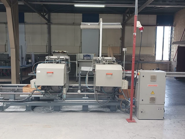 Dubbele verstekzaagmachine elumatec, bouwjaar 1995 - afbeelding 34 van  56