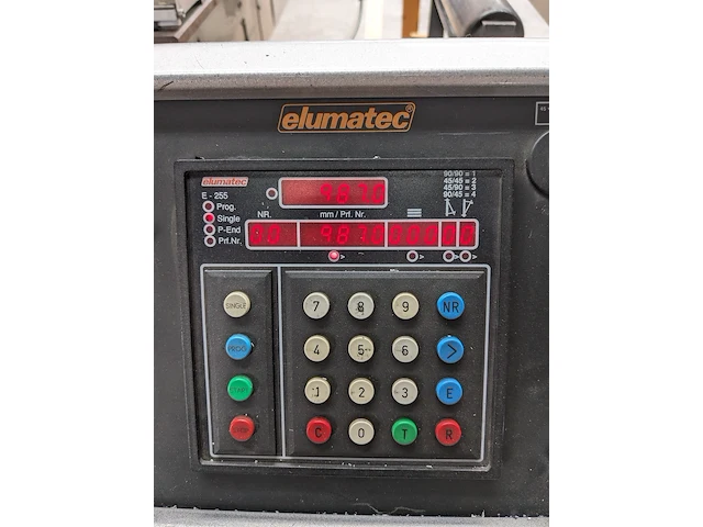 Dubbele verstekzaagmachine elumatec, bouwjaar 1995 - afbeelding 52 van  56