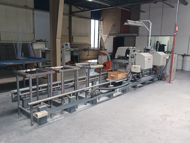 Dubbele verstekzaagmachine elumatec, bouwjaar 1995 - afbeelding 53 van  56