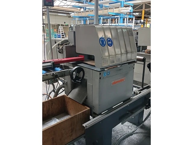 Dubbele verstekzaagmachine elumatec, bouwjaar 1995 - afbeelding 55 van  56