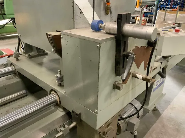 Dubbelkop verstek afkortcirkelzaagmachine - afbeelding 2 van  15