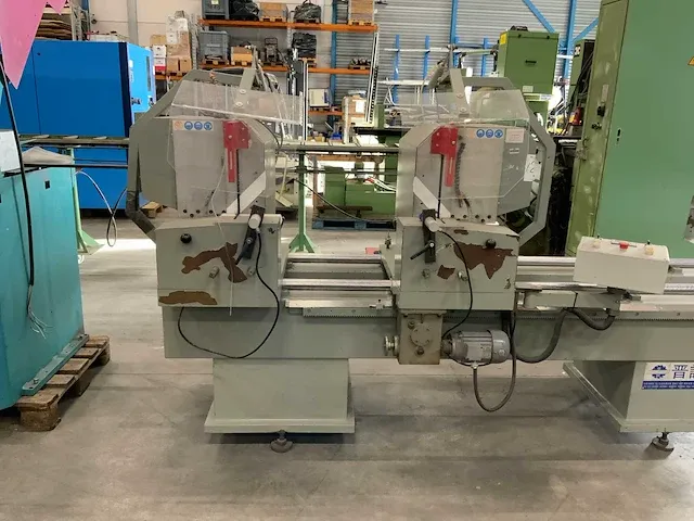 Dubbelkop verstek afkortcirkelzaagmachine - afbeelding 9 van  15