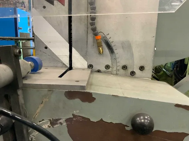 Dubbelkop verstek afkortcirkelzaagmachine - afbeelding 12 van  15
