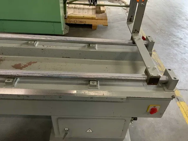 Dubbelkop verstek afkortcirkelzaagmachine - afbeelding 13 van  15