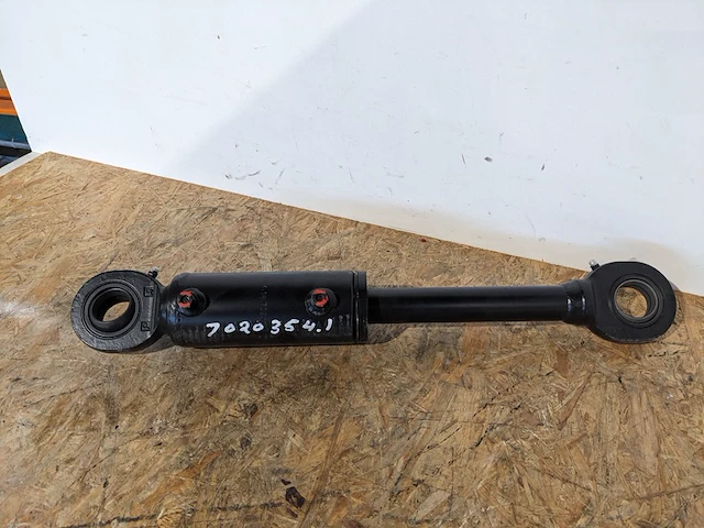 Dubbelwerkende cilinder d=40/70 slag 75 h.o.h. 579 - afbeelding 2 van  7