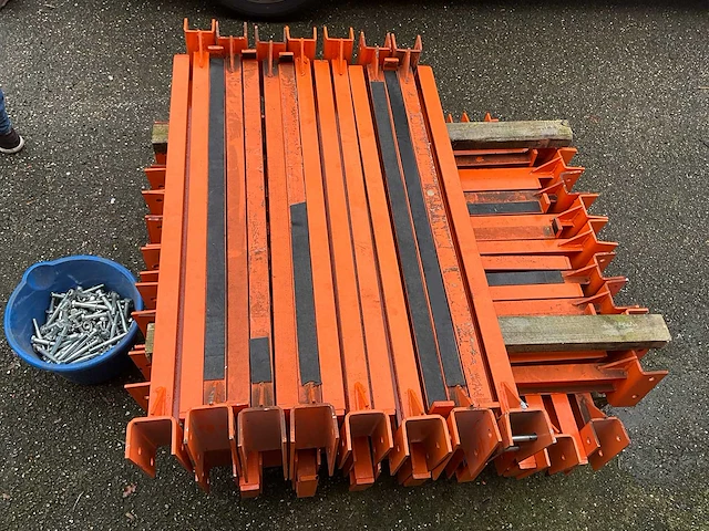 Dubbelzijdige draagarmstelling ca. 8 meter (hoogte: 300cm lengte arm: 105cm) - afbeelding 4 van  7