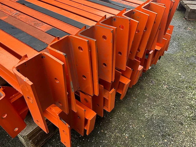 Dubbelzijdige draagarmstelling ca. 8 meter (hoogte: 300cm lengte arm: 105cm) - afbeelding 5 van  7