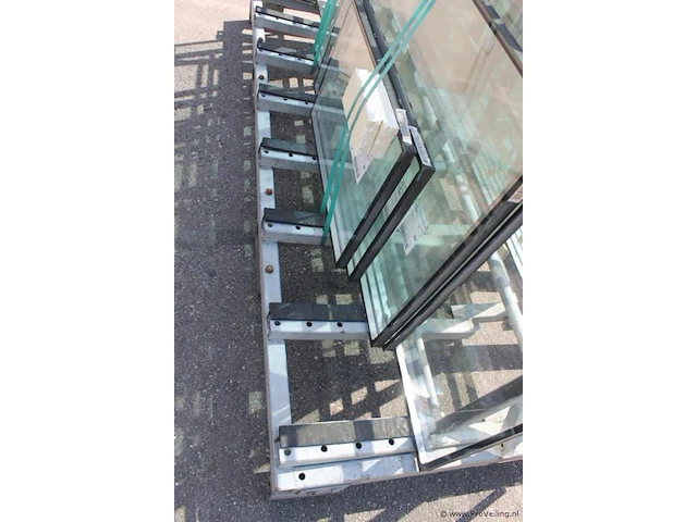 Dubbelzijdige metalen glas/platenbok - 200x100x235 cm - afbeelding 3 van  3