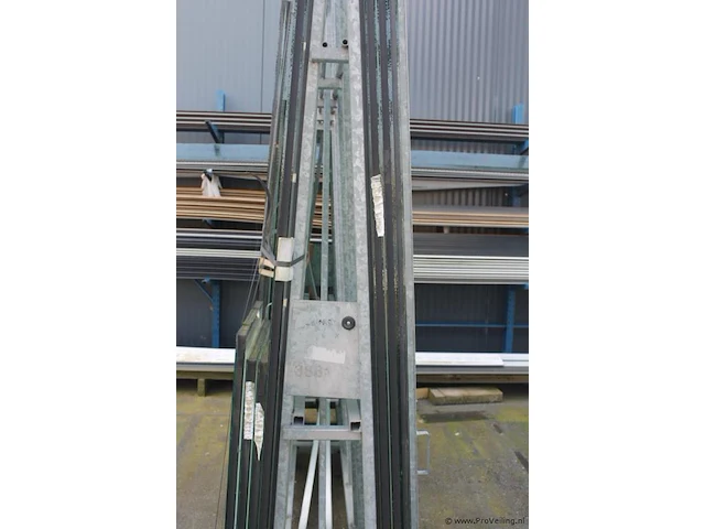 Dubbelzijdige metalen glas/platenbok - 205x70x258 cm - afbeelding 4 van  5