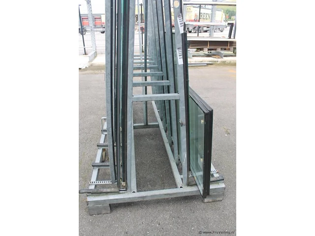 Dubbelzijdige metalen glas/platenbok - 220x100x246 cm - afbeelding 2 van  5