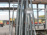 Dubbelzijdige metalen glas/platenbok - 220x100x246 cm - afbeelding 3 van  5