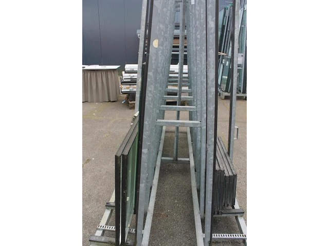 Dubbelzijdige metalen glas/platenbok - 220x100x246 cm - afbeelding 5 van  5