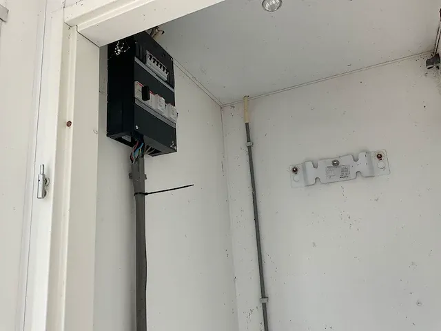 Dubbelzijdige sanitairunit - afbeelding 2 van  20