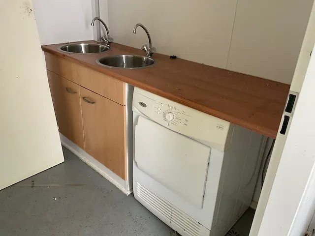Dubbelzijdige sanitairunit - afbeelding 3 van  20