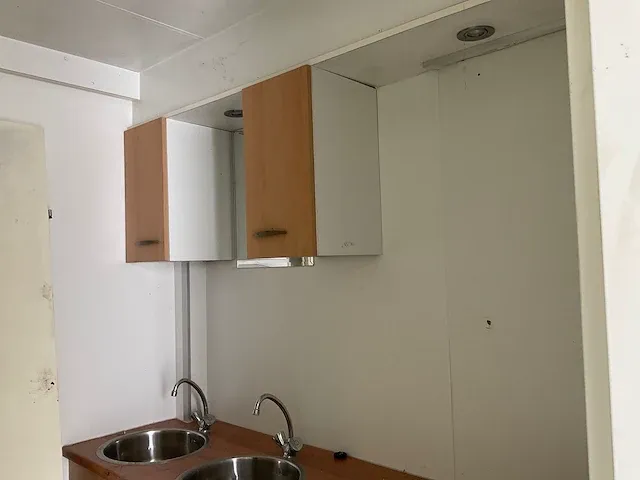 Dubbelzijdige sanitairunit - afbeelding 4 van  20