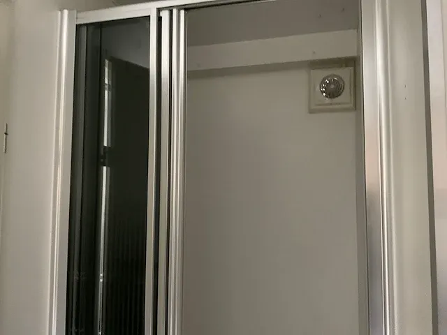 Dubbelzijdige sanitairunit - afbeelding 4 van  21