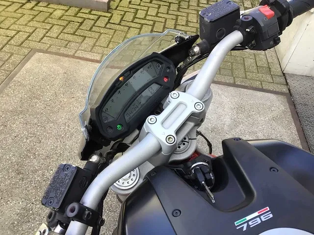 Ducati - race - monster 796 abs - motorfiets - afbeelding 8 van  26